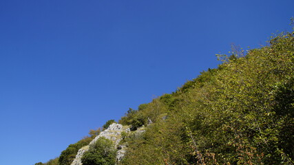Lungo il sentiero a Poggio San Romualdo nelle Marche
