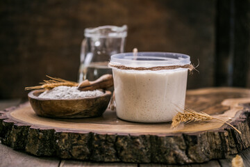 The leaven for bread is active. Starter sourdough ( fermented mixture of water and flour to use as leaven for bread baking). The concept of a healthy diet