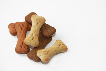 dry dog food in the form of bones