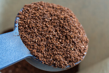 Messlöffel mit Kaffeepulver