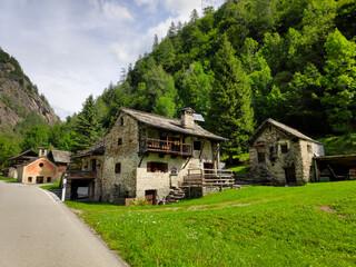 Fototapeta na wymiar Houses of the village Mogno in the Val Lavizzara