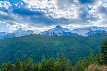 Obraz premium Beautiful Mountain Artist Ridge Trail Park. Mount Baker, Washington, USA.