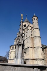 Fototapeta na wymiar Collégiale Sainte-Gertrude de Nivelles (Brabant wallon-Belgique)