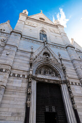 Fototapeta premium Facade of the Naples Cathedral in Naples, Italy