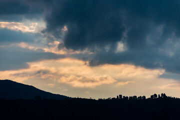 Obraz premium sunset in the mountains