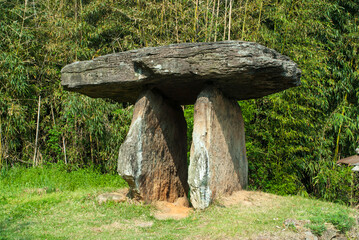 오랜 역사를 간직한 고인돌