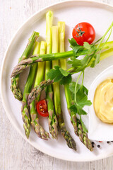 fresh asparagus with dipping sauce