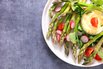 asparagus salad with tomato and radish