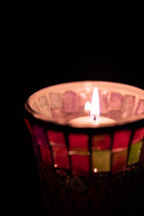 灯るアロマキャンドル