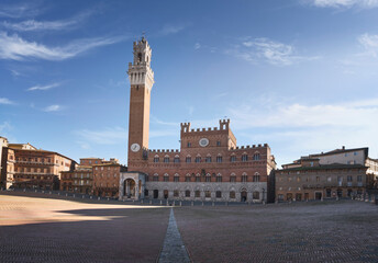 Fototapeta premium Siena, Piazza del Campo square and Mangia tower. Tuscany, Italy