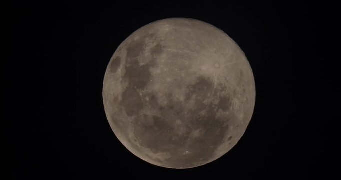 Full Moon filmed with 600mm tele lens in 4k