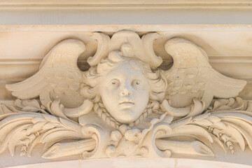 Mascaron d'un immeuble ancien à Paris