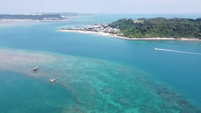 空から見る沖縄の美しい海　浜比嘉島04-long ver.
