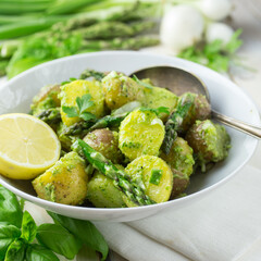 Potato salad with asparagus
