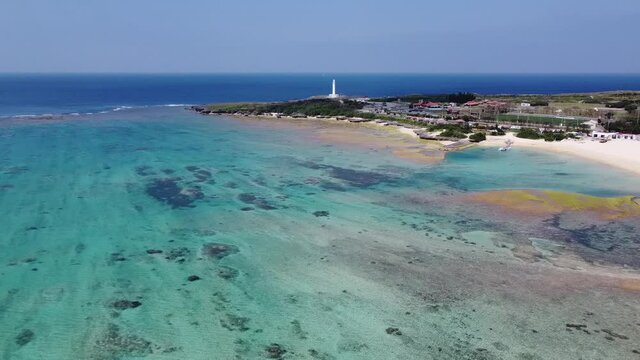 空から見る沖縄の美しい海　残波岬04-long ver.
