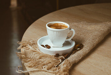 xícara branca, café, grão de café, semente de café, rústico, juta