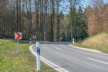 Scharfe Kurve Verkehrszeichen - obrazy, fototapety, plakaty