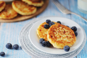 Cottage cheese pancakes - traditional Russian syrniki
