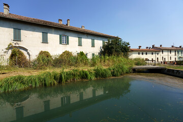 Obraz premium Landscape along the canal of Bereguardo at summer
