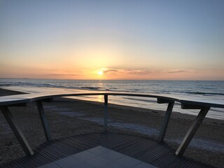 Fototapeta na wymiar beautiful sunset on the beach