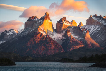 Chilean National Park Torres del Paine - obrazy, fototapety, plakaty