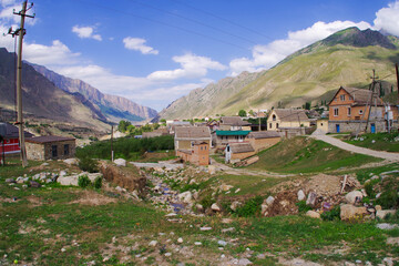 Fototapeta na wymiar The village of Verkhnyaya Balkaria in the Cherek gorge