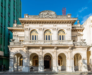 'Casa de la Cultura' colonial building in the 'parque Vidal' in Santa Clara city, Cuba