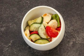 Salad with vegetables and mozzarlla