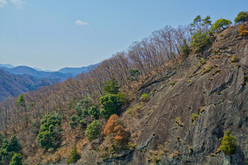 岩殿山　稚児落とし　巨岩