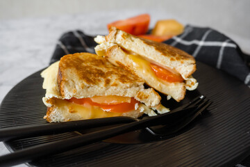 egg, cheese and tomato sandwiches