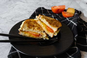 egg, cheese and tomato sandwiches