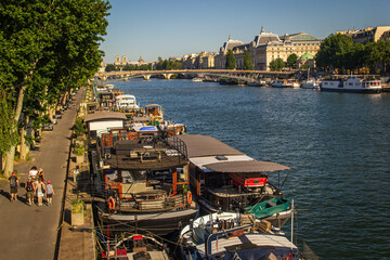 River seine Paris looking across to left bank and the musee d orsay. - obrazy, fototapety, plakaty