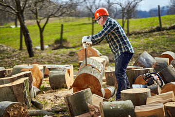 Lumberjack using crowbar