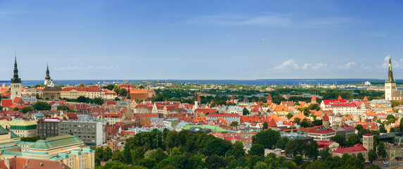 Naklejka na ściany i meble Panorama of the Tallinn Old Town, Estonia.
