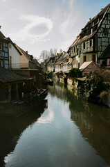 Obraz premium houses on the river