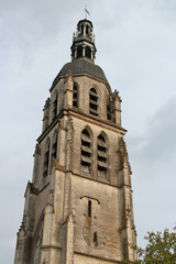 Fototapeta na wymiar saint-martin tower in vendôme in france