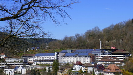Fototapeta na wymiar Blick auf das Kreisklinikum Calw, Nordschwarzwald