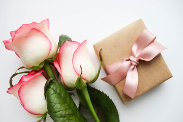 postcard mockup. bouquet of pink roses and place for text 