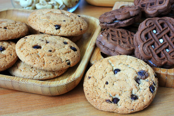Obraz na płótnie Canvas Oatmeal and chocolate biscuits for breakfast