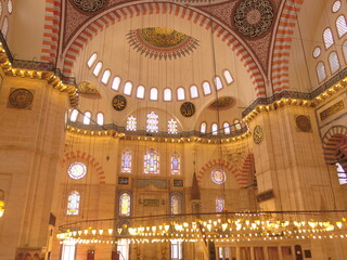 Fototapeta na wymiar Inside of Suleymaniye Mosque