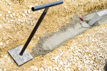 Randsteine in Beton setzen