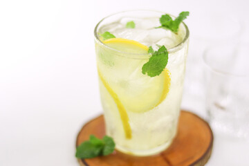 cocktail with lime and mint