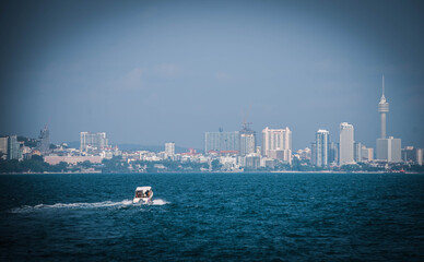 The speedboat enters the shores of Pattaya, Thailand