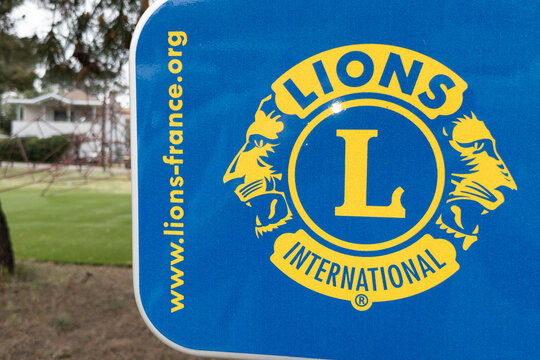Lions international club sign logo and brand text in france