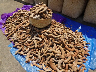Dried beans with shells like broad beans sold at stalls (Morondava, Madagascar)