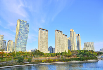 Fototapeta na wymiar Buildings in Songdo Central Park, Incheon, Korea 