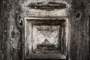 Fototapeta na wymiar Old wooden doors with rings