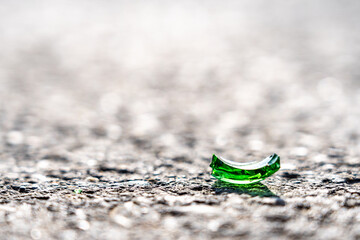 Glasscherbe auf der Strasse