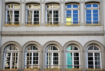 Fensterspiegelungen in der Innenstadt von Stuttgart