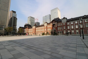 コロナウイルスで外出自粛期間中の東京丸の内